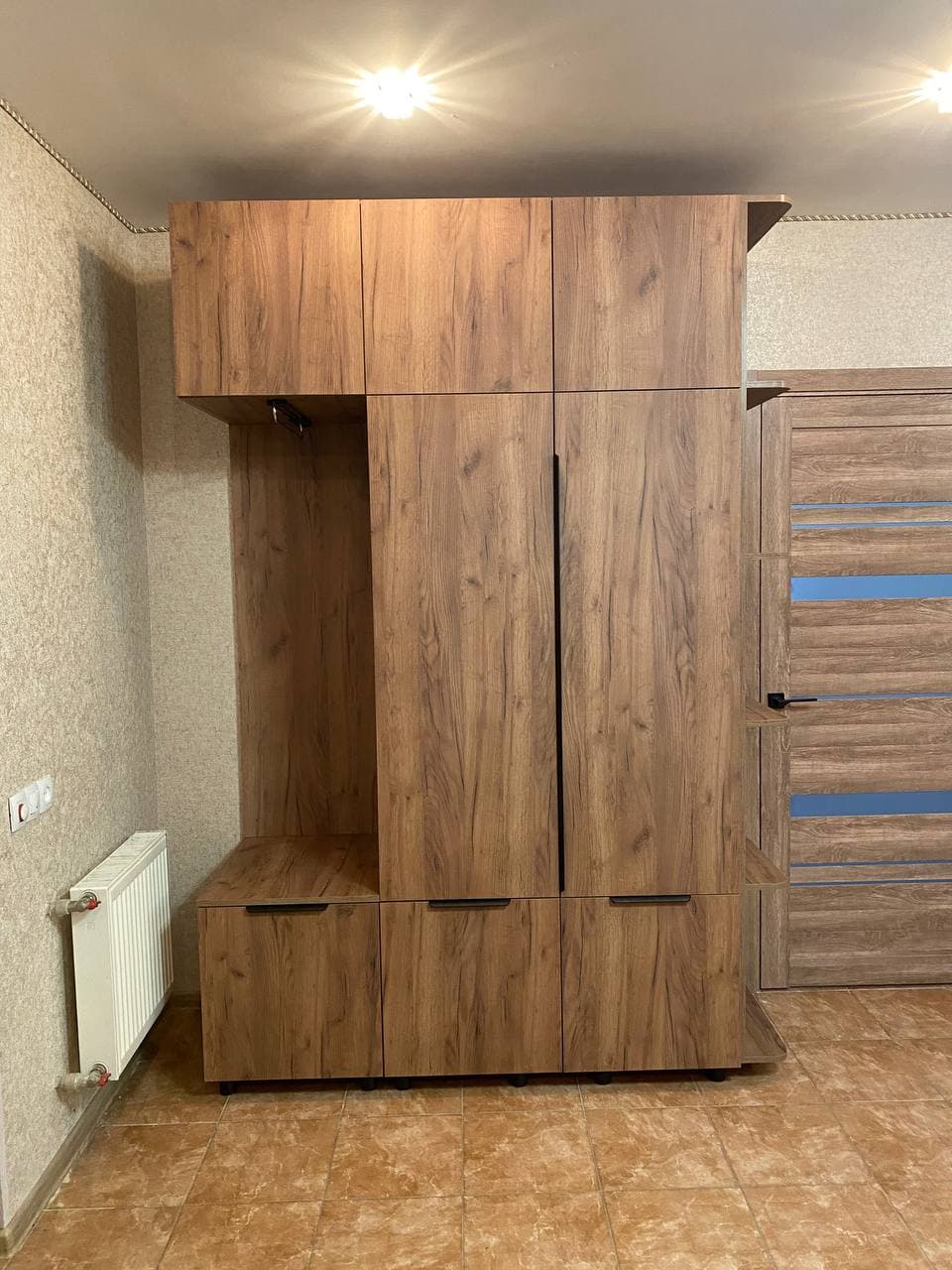 Шафа у передпокій